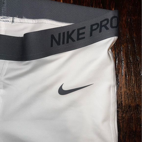 PRICE SLASH!!! NWOT: Exclusive EYBL white compression pants - Picture 4 of 4